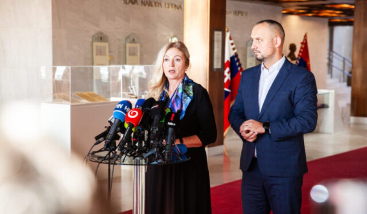 Rezort vnútra podľa KDH škrtá počty hasičov v nočných službách, ministerstvo argumentuje štatistikami a dočasnosťou opatrenia