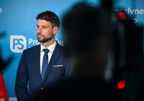 Voľby by vyhralo Progresívne Slovensko pred Smerom, SaS stráca na KDH pol percenta