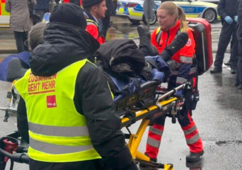 Žena obvinená z masového útoku nožom na železničnej stanici v Hamburgu by sa mala v sobotu postaviť pred sudcu