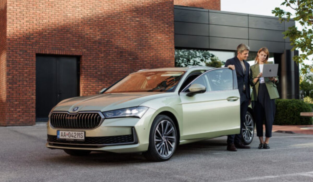 Škoda Superb sa uchádza o ocenenie v kategórii „Out of Office“ v súťaži CBRE Office roka 2024
