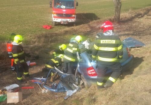 V okrese Vranov nad Topľou došlo k tragickej dopravnej nehode, vyžiadala si jednu obeť