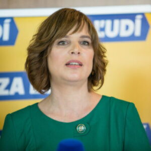 Raši „rozflákal“ peniaze občanov na sebaprezentáciu, Remišová podáva podnet na Najvyšší kontrolný úrad – VIDEO, FOTO Remišová vyhlásila vojnu Číne: „Závislosť od čínskych technológií je cesta do pekla!“