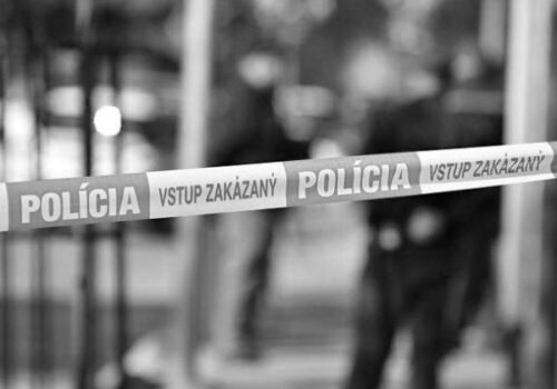 Tragédia v Petržalke, mladý muž vypadol z deviateho poschodia