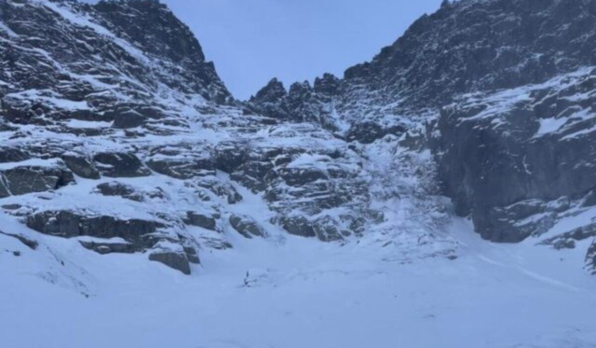 Lavínová hrozba v Tatrách mierne vzrástla, horskí záchranári vyzývajú na opatrnosť