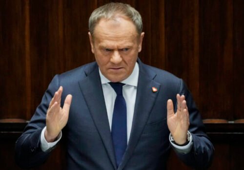Poľský premiér je za odstúpenie od zmluvy o zákaze protipechotných nášľapných mín