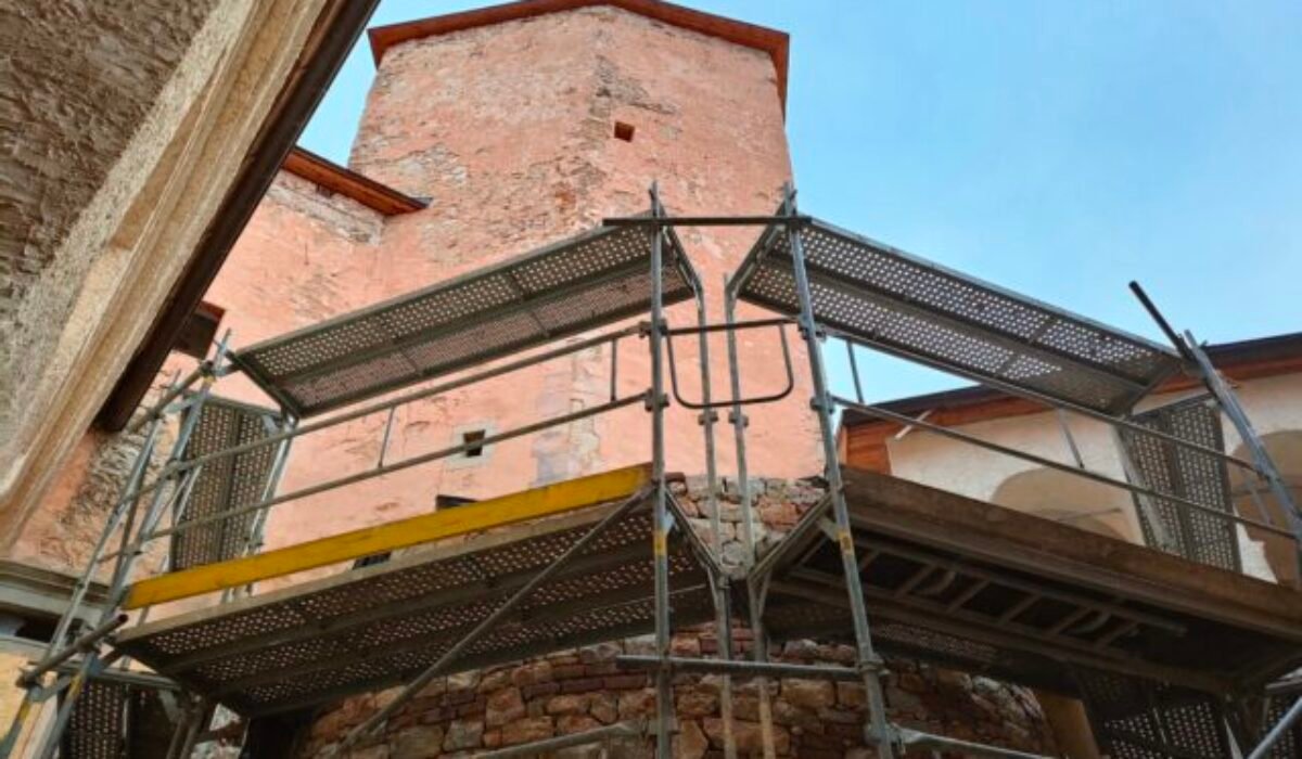 Ani po 13 rokoch nie je obnova Krásnej Hôrky zavŕšená, riešia viaceré stavebné problémy – FOTO