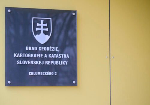 Ďalšia skupina ľudí nemusí čakať na úradoch, katastrálne mapy sú po hackerskom útoku dostupné online
