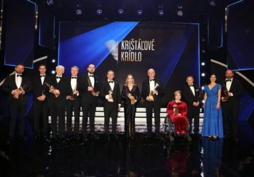 Ocenenia Krištáľové krídlo za rok 2024 sú rozdané, mimoriadnu cenu si odniesla Zdena Studenková – FOTO
