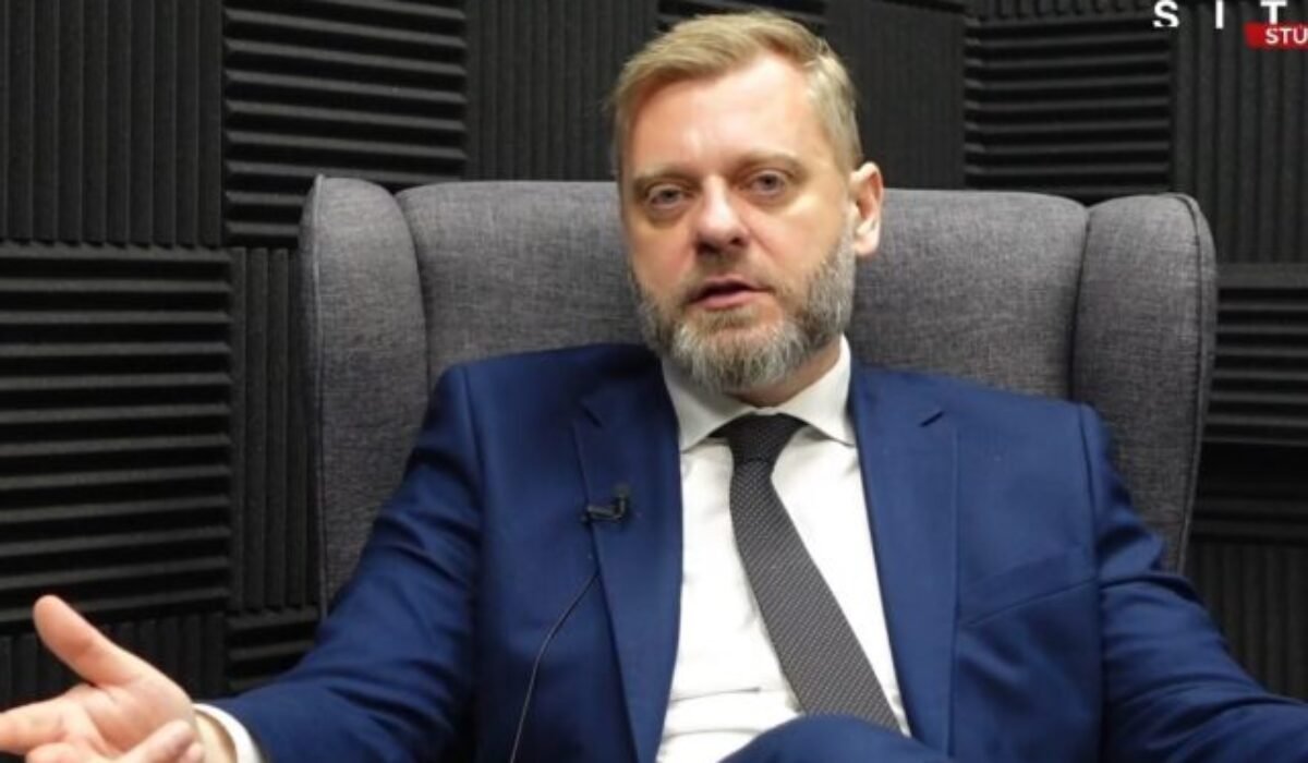 Krúpa: Fico má na Slovensku inú situáciu než Orbán v Maďarsku, preto musí lavírovať – VIDEO