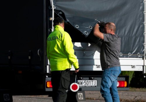 Prevádzačstvo je podľa vyšetrovacích orgánov často prepojené na terorizmus, potrebná je užšia spolupráca
