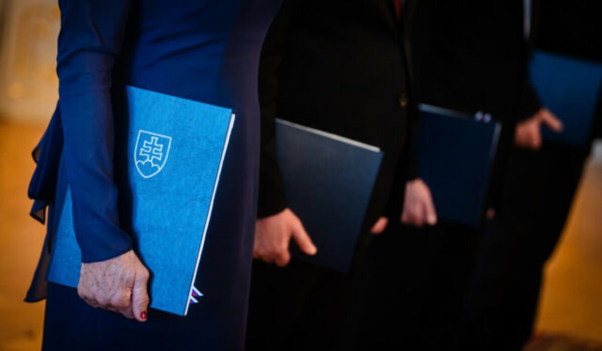 Prezident Pellegrini odovzdal poverovacie listiny štyrom dezignovaným veľvyslancom SR – FOTO, VIDEO