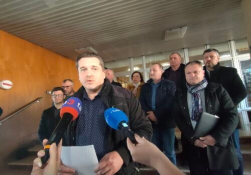 Košický klub odovzdal v podateľni mestského magistrátu návrh na zmenu Štatútu mesta Košice