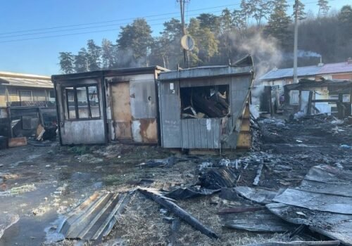 Tragický požiar vo Veľkom Šariši vzal strechu nad hlavou 18 ľuďom, mesto pre nich zabezpečuje bývanie