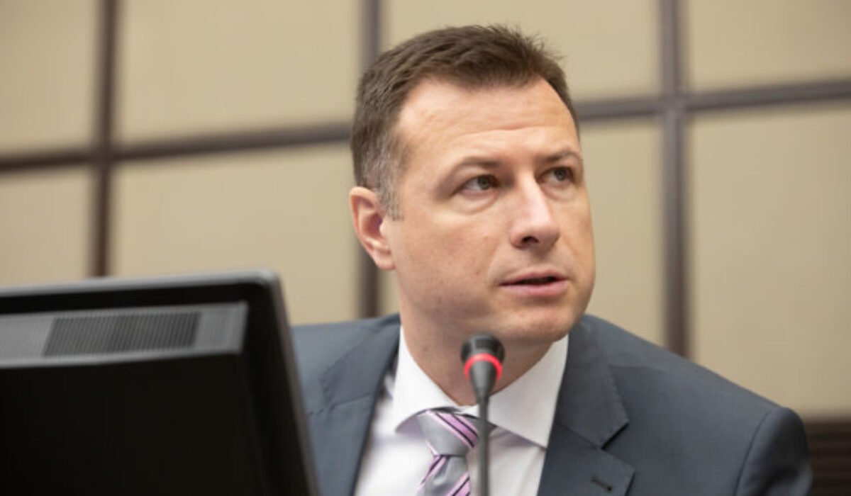V procese s exministrom spravodlivosti Gálom nevypovedal predvolaný svedok, bojí sa trestného stíhania