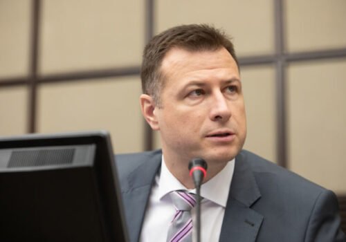 V procese s exministrom spravodlivosti Gálom nevypovedal predvolaný svedok, bojí sa trestného stíhania