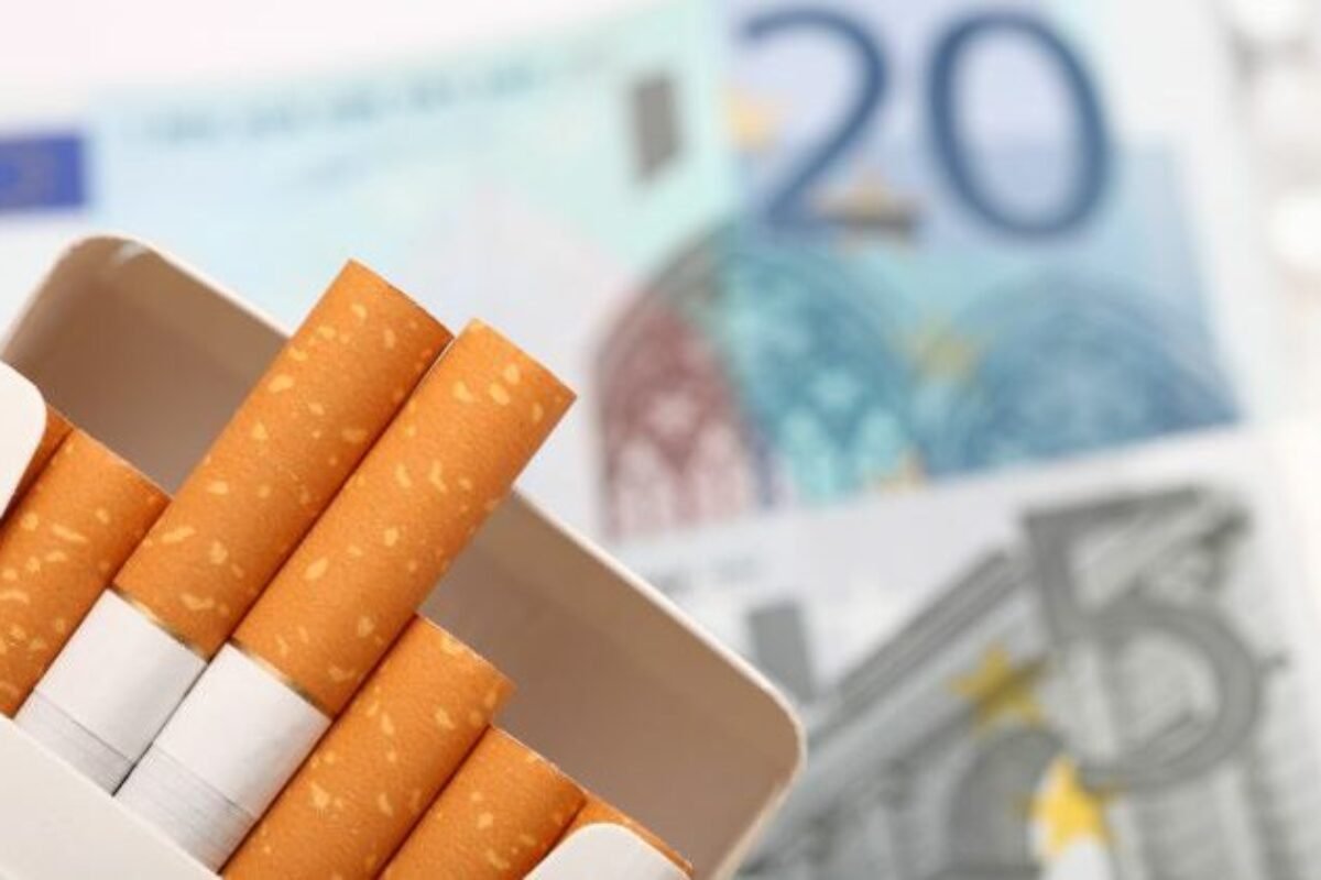 Plány na dvojnásobné dane z cigariet znova ožívajú. Priblíži sa aj Slovensko k cene 12 či 13 eur za krabičku?