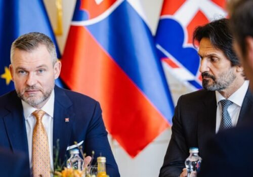 Pellegrini odcestuje na historicky prvú oficiálnu návštevu Albánska, berie so sebou aj Kaliňáka