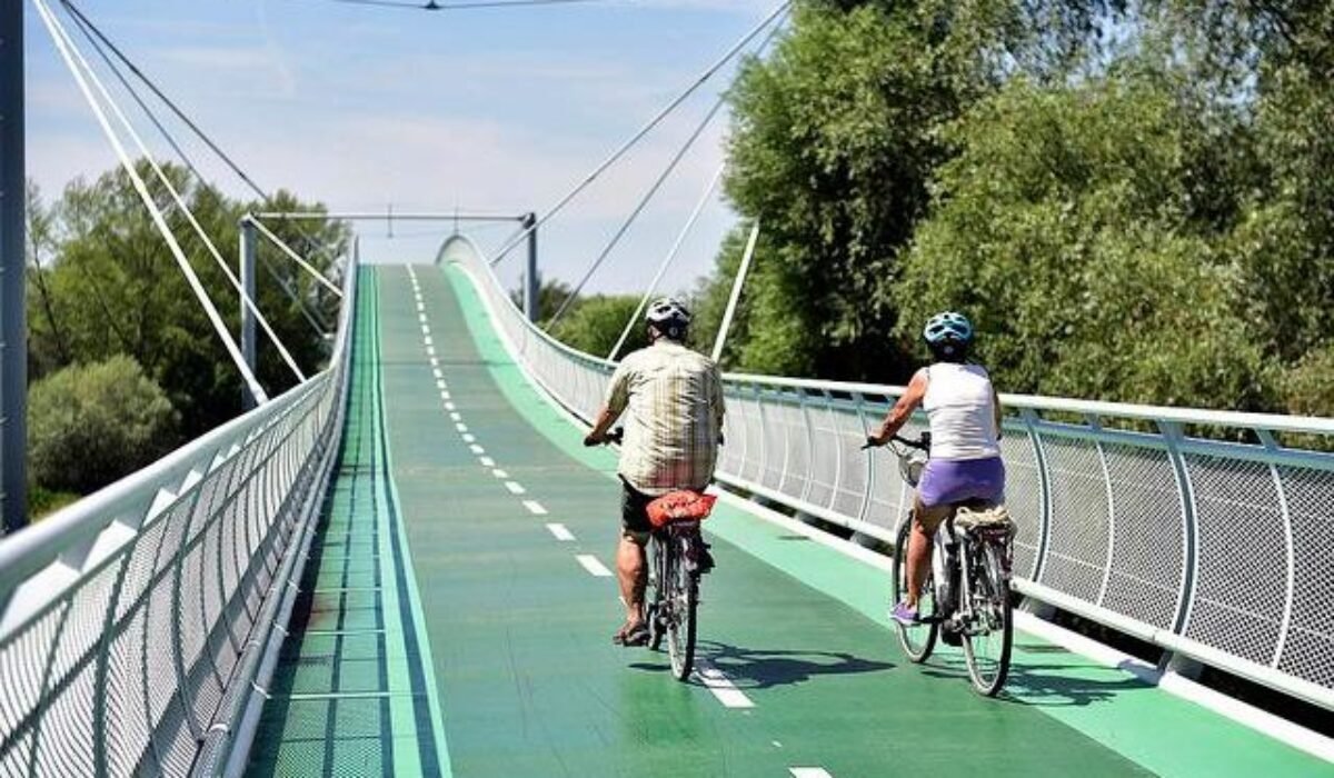Bratislavskí poslanci prerokovali viacero vecí, schválili rozvoj cyklistickej dopravy aj zámenu pozemkov