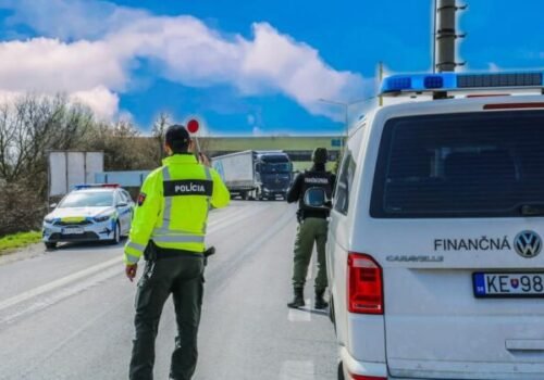 Polícia v súvislosti s mimoriadnou situáciou pre slintačku a krívačku udeľuje výnimku pre vybrané vozidlá