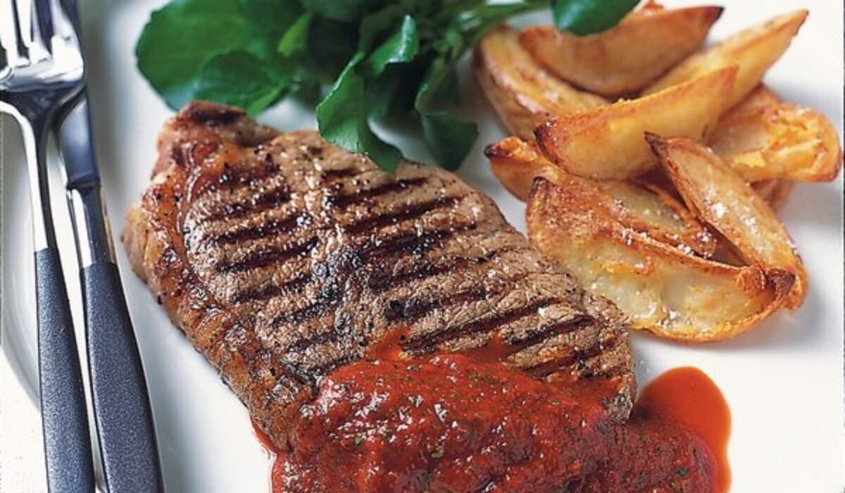 Dobroty na každý deň: 🥩 Hovädzie steaky s pikantnou paprikovou omáčkou 🌶️🔥