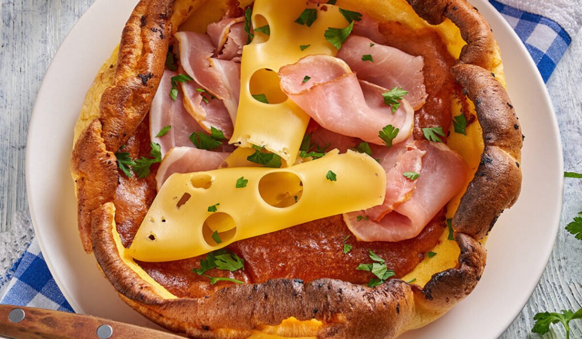 Dobroty na každý deň: Dutch Baby – Holandská palacinka so šunkou a Emmentalerom