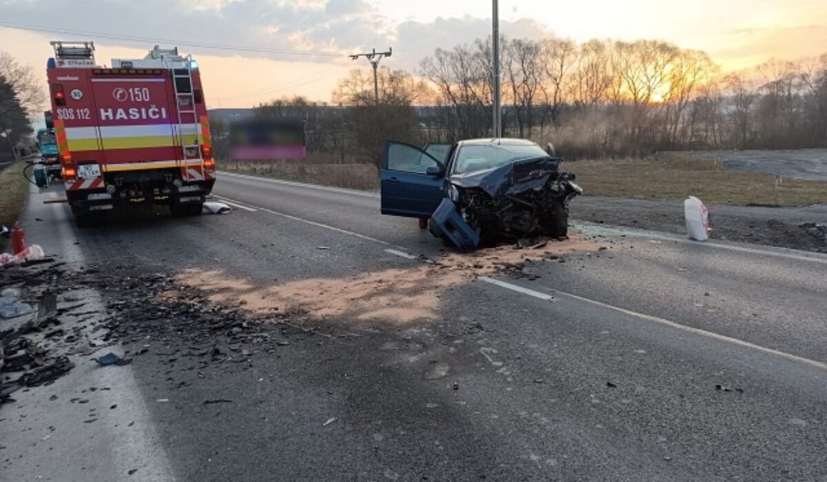 Tragická nehoda medzi Námestovom a obcou Klin, čelná zrážka si vyžiadala život 53-ročného muža – FOTO
