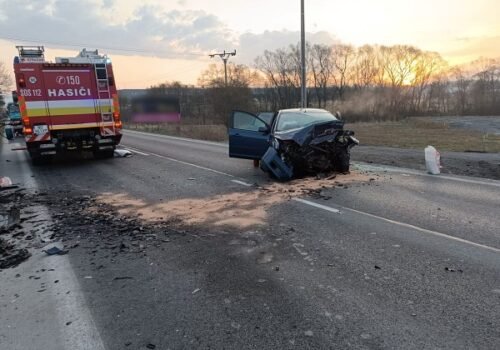 Tragická nehoda medzi Námestovom a obcou Klin, čelná zrážka si vyžiadala život 53-ročného muža – FOTO
