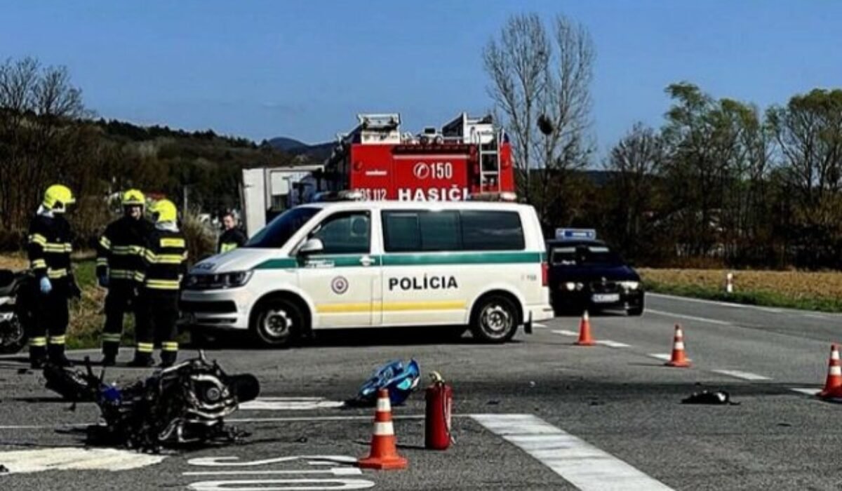 Vranovská polícia hľadá svedkov tragickej nehody, zrážku s dodávkou neprežil mladý motocyklista – FOTO