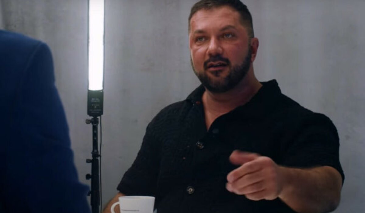 Vyhlásenia k politickej situácii už v divadle GUnaGU nečítajú, tvrdí herec Viktor Horján – VIDEO