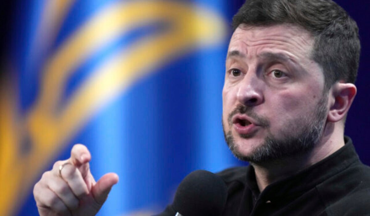 Zelenskyj telefonoval so Starmerom aj Macronom, spojencov vyzýva na jasné kroky k udržateľnému mieru