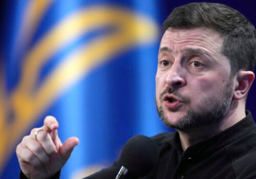 Zelenskyj telefonoval so Starmerom aj Macronom, spojencov vyzýva na jasné kroky k udržateľnému mieru