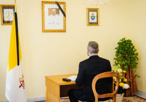 Pellegrini sa zúčastní na pohrebe pápeža Františka, prezident pripomenul jeho veľké gestá – FOTO