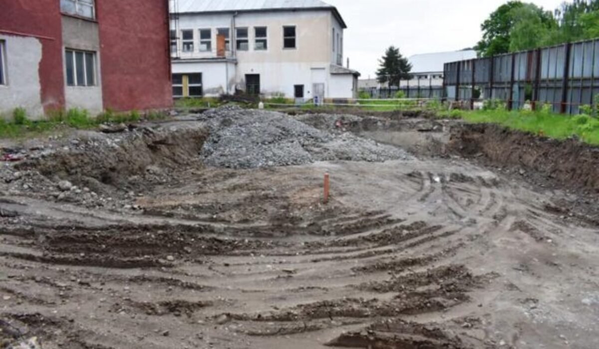 Niekoľkoročný spor o budovy a pozemky v Kežmarku je ukončený, kraj a mesto sa dohodli