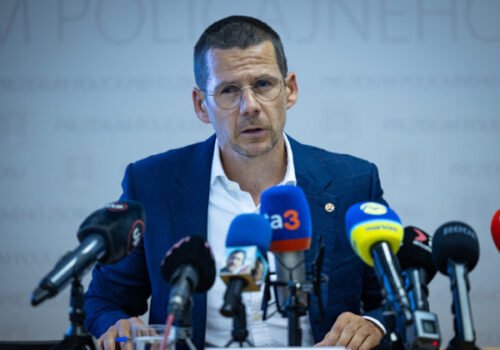 Ministerstvo sa súdi o opancierované vozidlá v hodnote dvoch miliónov eur, Hamrana obviňujú z pochybení pri nákupe