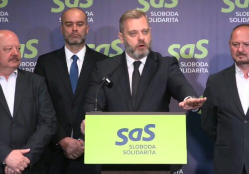 Vymenovanie Zuriana za generála je výsmechom atentátu na premiéra Fica, tvrdí Pravicový blok – VIDEO