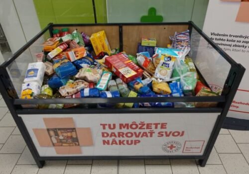 Jarná potravinová zbierka v Kauflande zabezpečila pomoc pre takmer 900 domácností