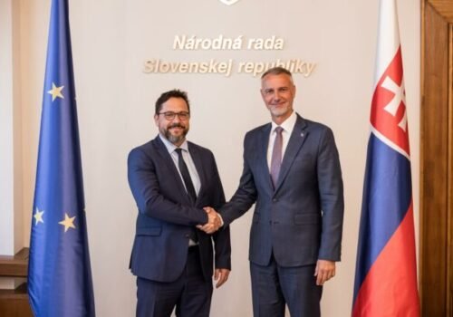 Raši prijal zástupcu Európskej komisie na Slovensku, členstvo v Únii označil za nespochybniteľné – FOTO