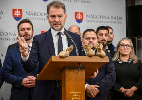 Voľby by vyhralo Progresívne Slovensko, Smer stratil a najviac posilnilo hnutie Matoviča