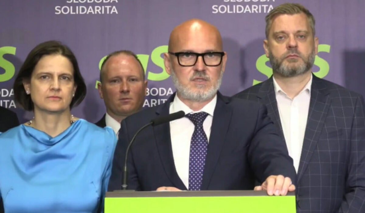 Prepúšťanie zločincov a zametanie korupčných káuz musí prestať, SaS predstavila svoje desatoro pre spravodlivosť – VIDEO