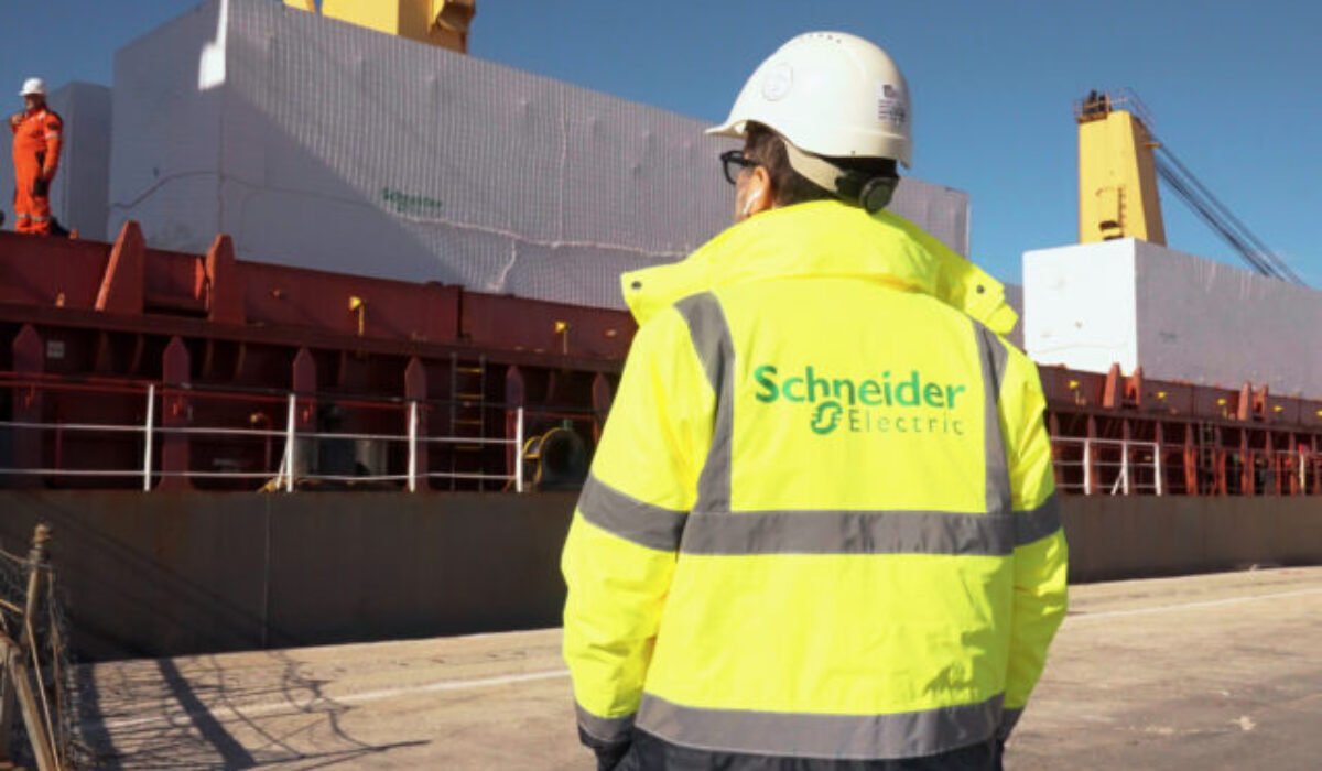 Nový strategický komunikačný uzol pre južnú Európu využíva prefabrikované modulárne riešenia od Schneider Electric