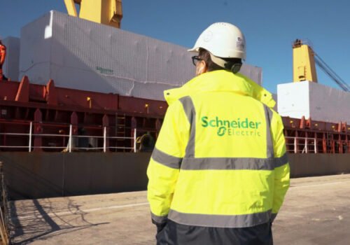 Nový strategický komunikačný uzol pre južnú Európu využíva prefabrikované modulárne riešenia od Schneider Electric