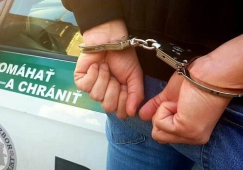 Polícia obvinila štvoricu aktérov brutálneho útoku v Medzeve, o ich ďalšom osude rozhodne súd