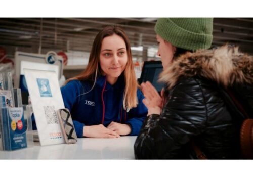 Tesco zavádza Pokojnú hodinku a Online tlmočníka pre nepočujúcich