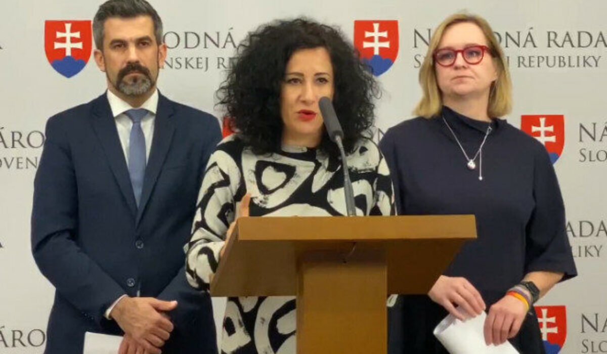 Fond na podporu umenia je nefunkčný, progresívci budú opätovne žiadať odvolanie Šimkovičovej – VIDEO