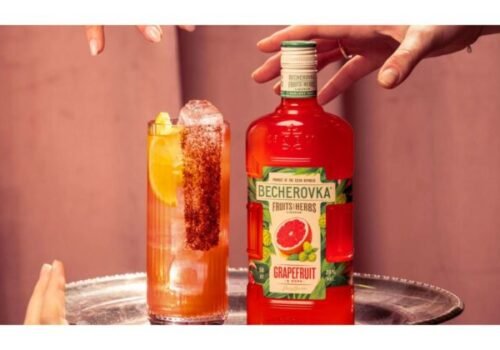 Grapefruit & Hops – Becherovka rozširuje ponuku likérov o novinku s príchuťou grepu a chmeľu