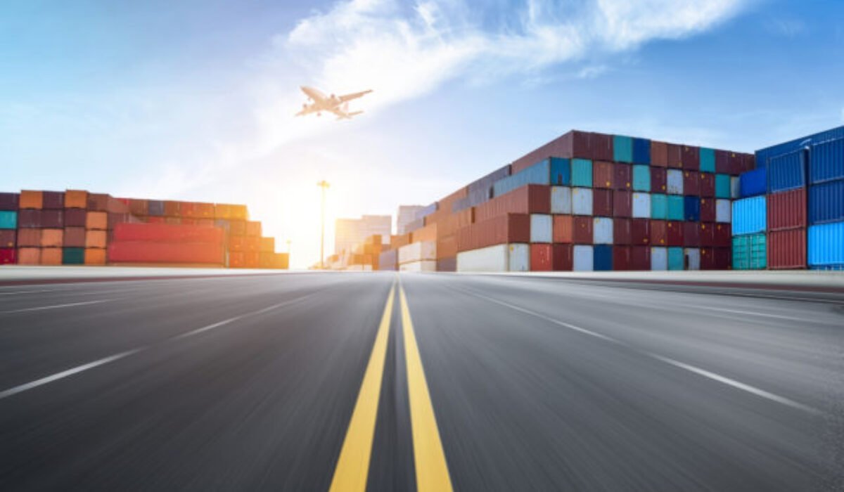 Slovenskí exportéri varujú pred obchodnou recesiou, spôsobiť ju má eskalujúca obchodná vojna