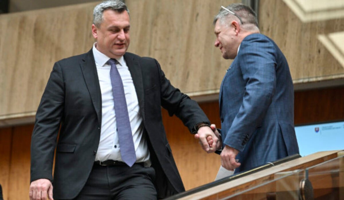 Vláda sa podľa Danka nerozpadne, ale Fico musí počúvať aj iných ľudí