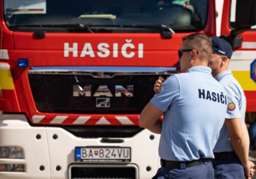 Hasiči budú dostávať vyšší príplatok za pohotovosť, ministerstvo vnútra tým chce eliminovať súdne spory