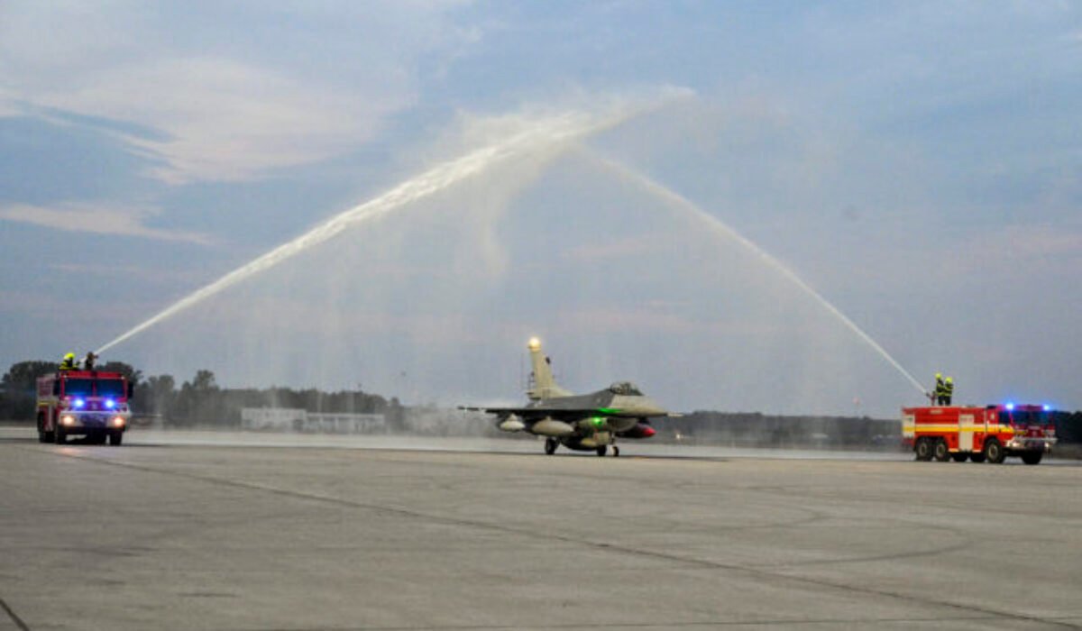 Návštevníci osláv 80. výročia víťazstva nad fašizmom v Piešťanoch uvidia aj prelet stíhačiek F-16