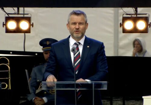 Pellegrini v Piešťanoch pripomenul hrôzy vojny: Ak mier prestane byť prioritou, skĺzne to do vražedného šialenstva – VIDEO, FOTO